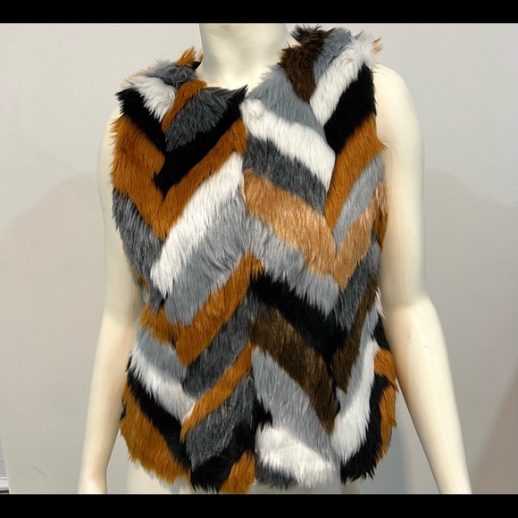 new faux fur vest size S - Picture 1 of 2
